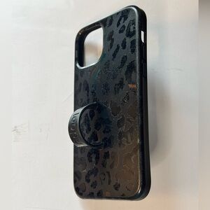 Loopy black leopard case
